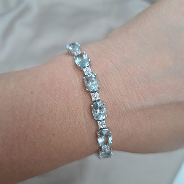 16.42ct Oval Cut Aquamarine and Diamond Line Bracelet