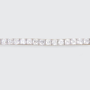 Diamond tennis bracelet in white gold.