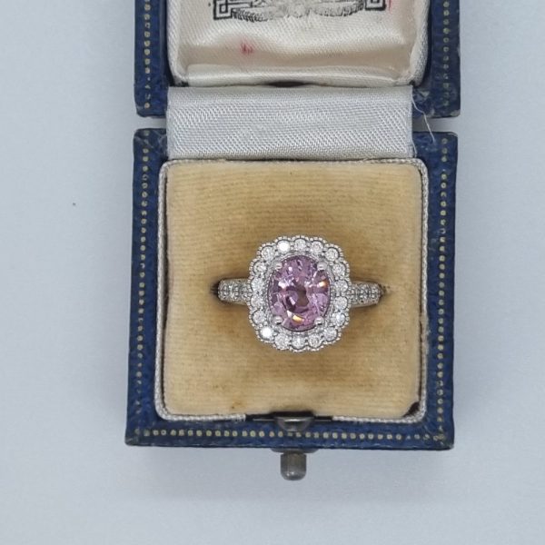 Spinel and diamond ring, 18ct gold