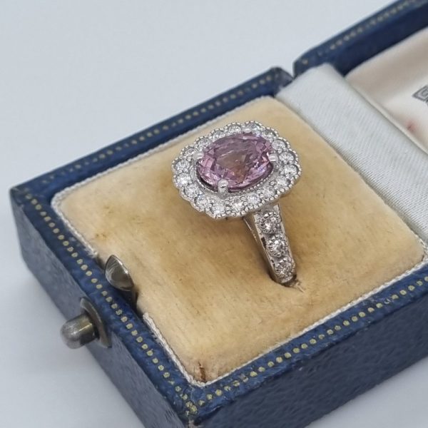 Spinel and diamond ring, 18ct gold