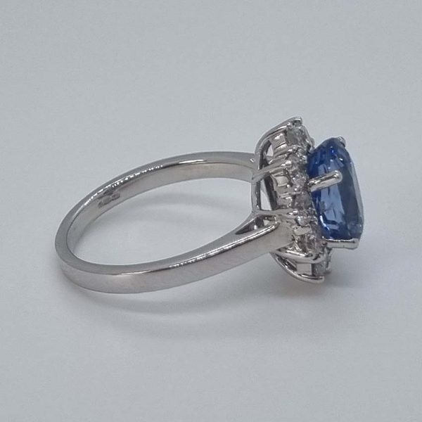 3.32cts Ceylon Cornflower Sapphire and Diamond Oval Cluster Ring