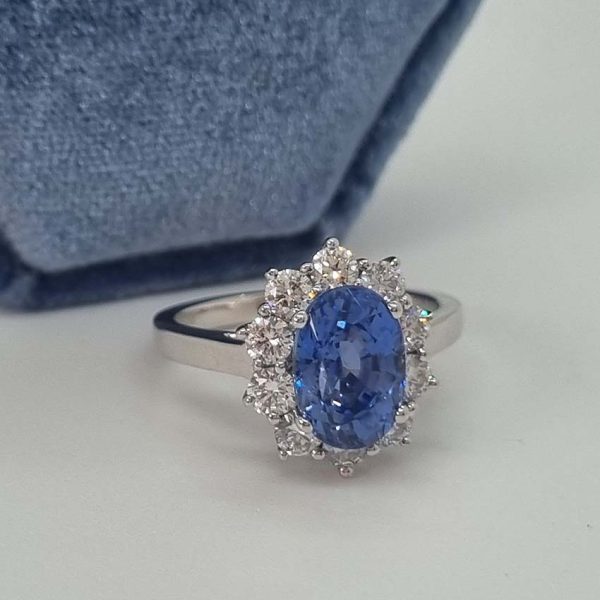 3.32cts Ceylon Cornflower Sapphire and Diamond Oval Cluster Ring