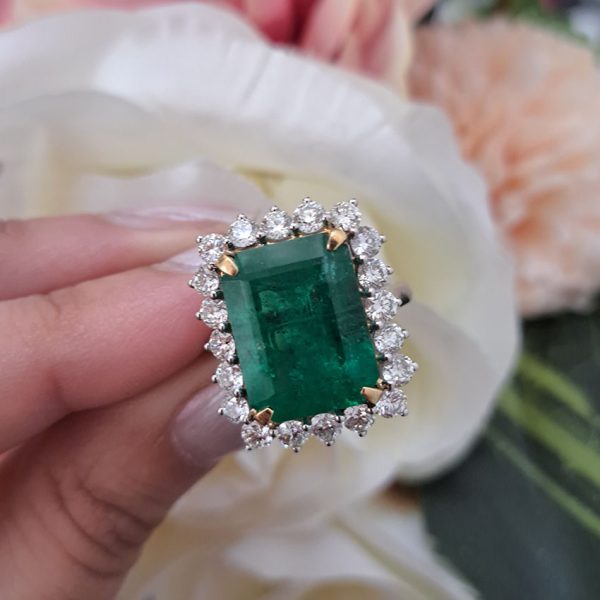 9.51ct Zambian Emerald and Diamond Cluster Cocktail Ring in Platinum