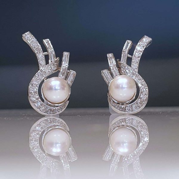 Vintage 1940s Retro Pearl and 1.40ct Diamond Earrings in Platinum