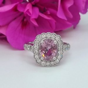 Spinel and diamond ring oval cut, pink