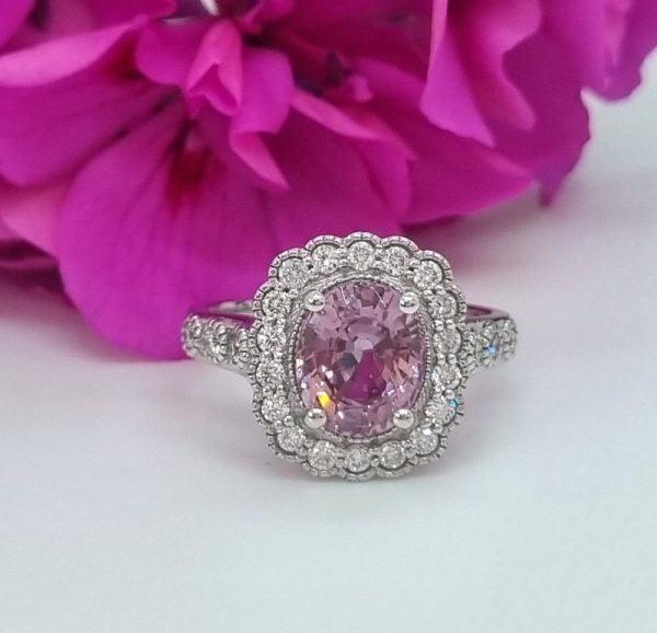 Spinel and diamond ring oval cut, pink