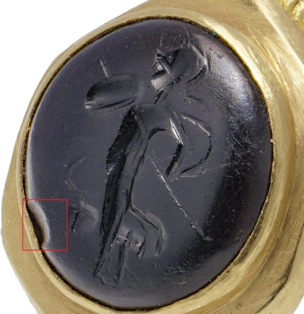 Onyx signet ring in gold.