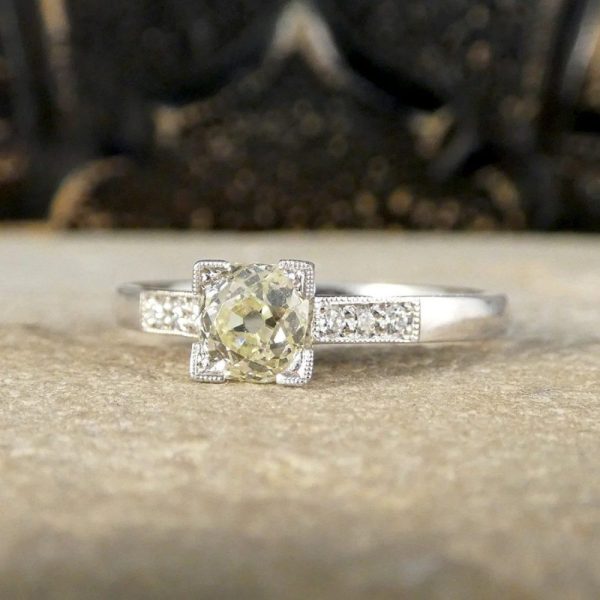 Diamond ring in platinum.