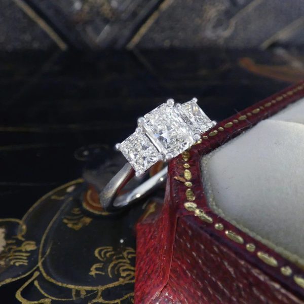 Diamond engagement ring in platinum.