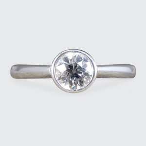 Diamond solitaire ring in white gold.