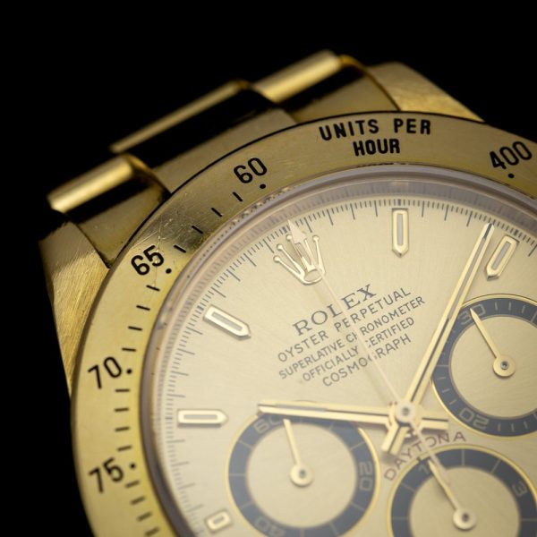 Vintage Rolex Daytona 16528 Chronometer Cosmograph Zenith Movement with original Rolex box and punched papers. Circa 1995