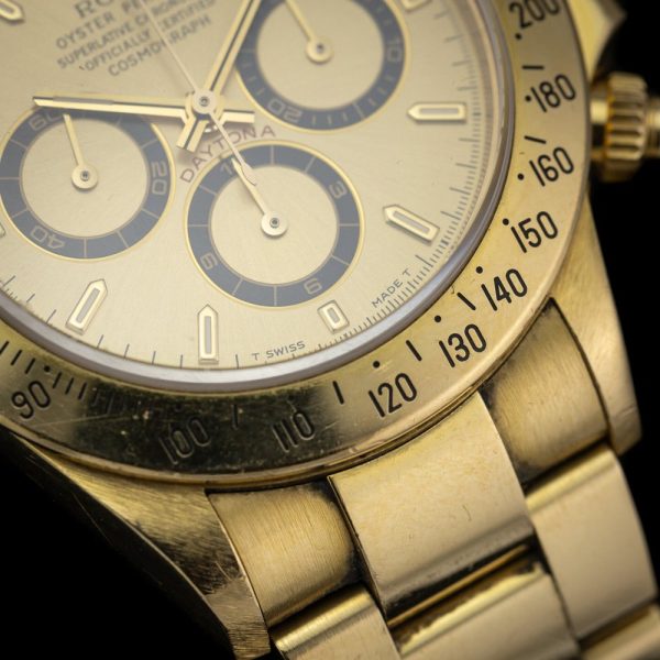 Vintage Rolex Daytona 16528 Chronometer Cosmograph Zenith Movement with original Rolex box and punched papers. Circa 1995