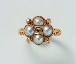 Antique Late Victorian 18ct Gold Ring with Diamonds and Pearls