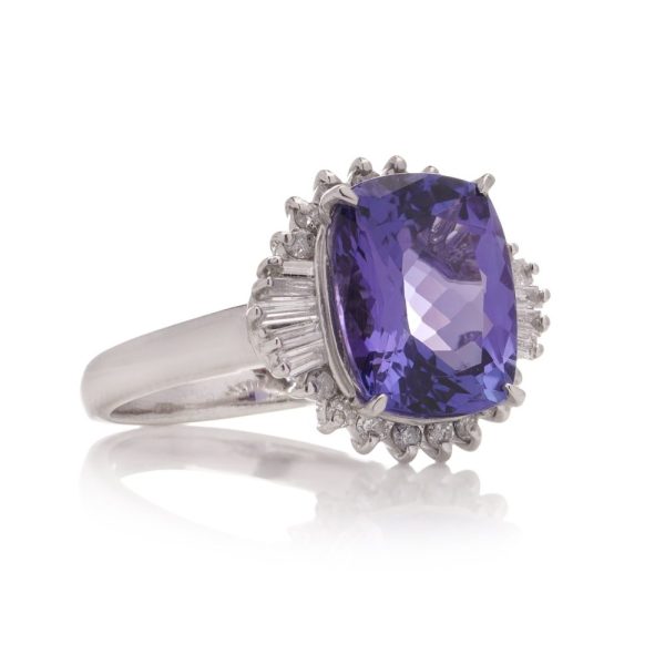 Tanzanite and diamond platinum cluster ring.