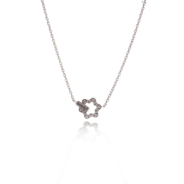 Diamond star pendant necklace in white gold.