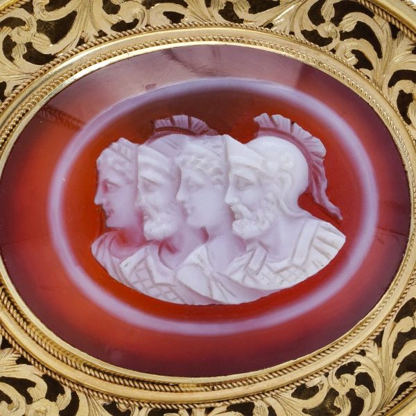 Victorian gold agate cameo brooch.