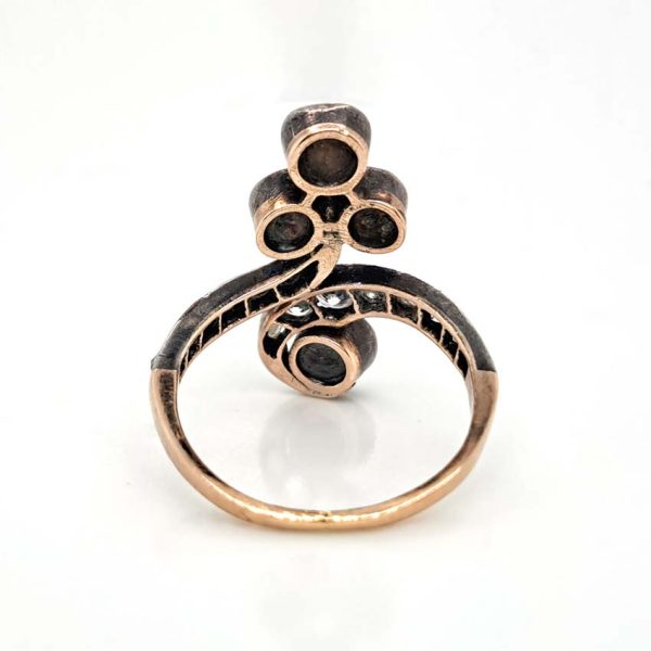 Antique Belle Epoque 1.35ct Rose Cut Diamond Ring, fleur-de-lis triple rose-cut diamond top and single rose-cut diamond solitaire bottom connected via diamond shoulders in silver upon yellow gold
