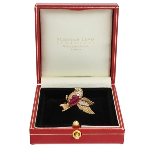 A vintage kookaburra brooch in 18ct yellow gold with diamonds and ruby circa 1988