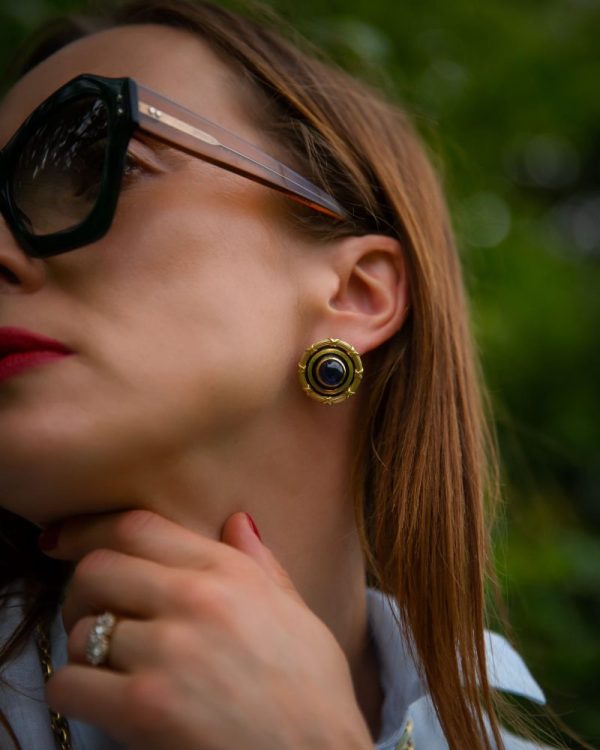 Sapphire earrings in gold