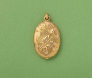 Antique Art Nouveau 18ct Gold Mistletoe Locket