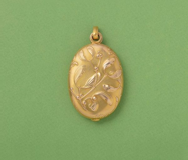 antique art nouveau 18ct yellow gold mistletoe design locket, France circa 1900