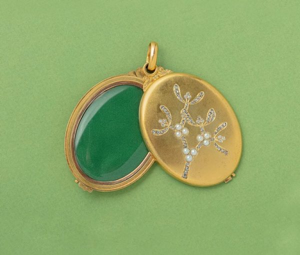 antique art nouveau 18ct yellow gold mistletoe design locket, France circa 1900