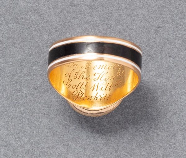 Antique Georgian 18ct yellow gold mourning ring with diamond and enamel
