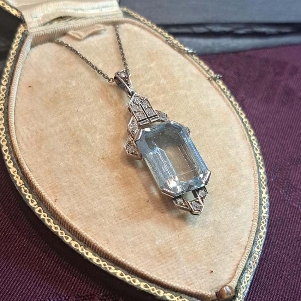Art Deco 10.47ct Emerald Step Cut Aquamarine and Diamond Pendant Necklace