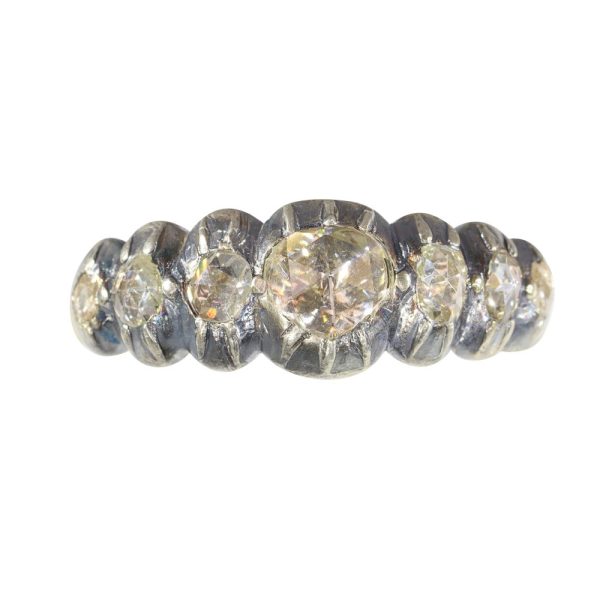 Victorian diamond ring in yellow gold and silver.