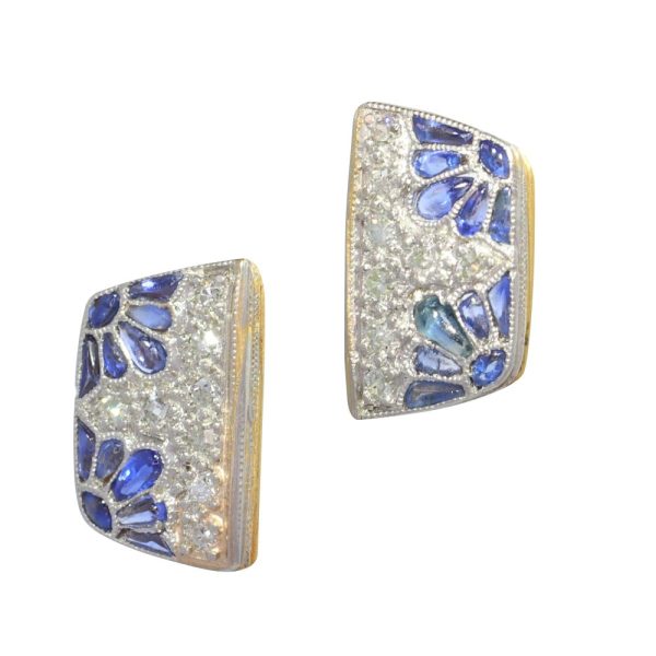 Art Deco ear studs with diamonds and sapphires in gold.