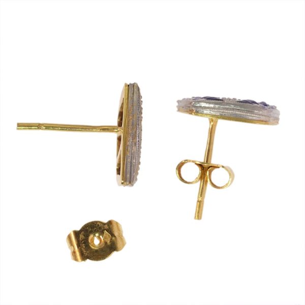 Art Deco ear studs with diamonds and sapphires in gold.