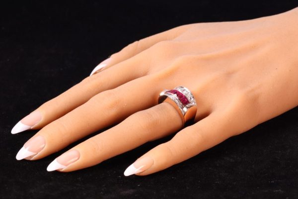Vintage ruby and diamond ring in rose gold.