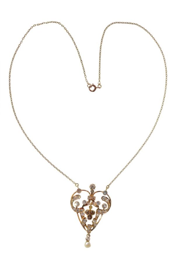 Victorian diamond pendant in gold.
