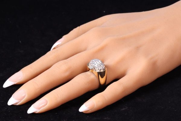 Vintage diamond ring in yellow and white gold.