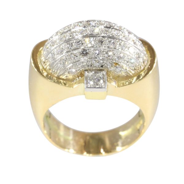 Vintage diamond ring in yellow and white gold.