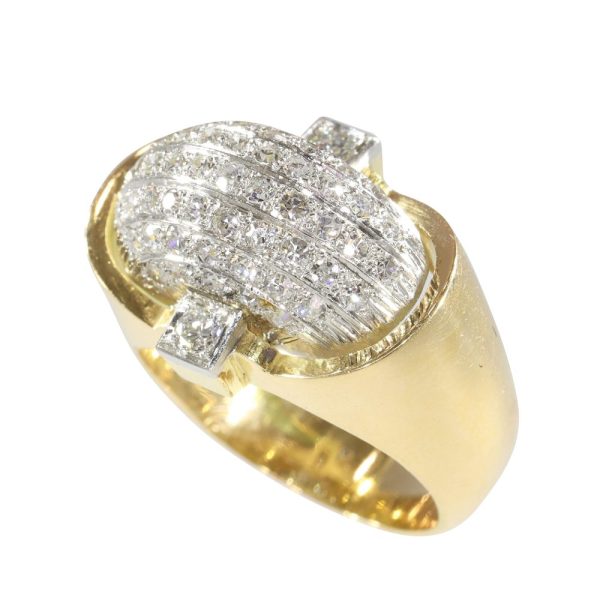 Vintage diamond ring in yellow and white gold.
