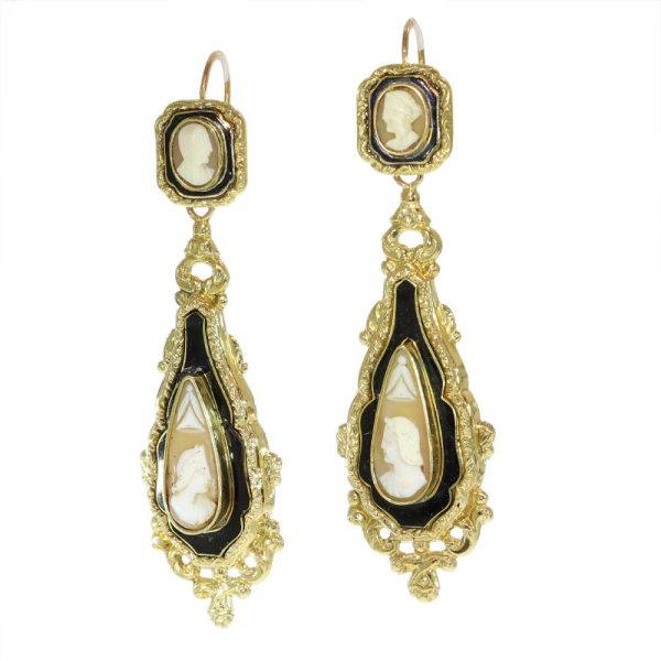 Victorian cameo earrings in yellow gold and black enamel.