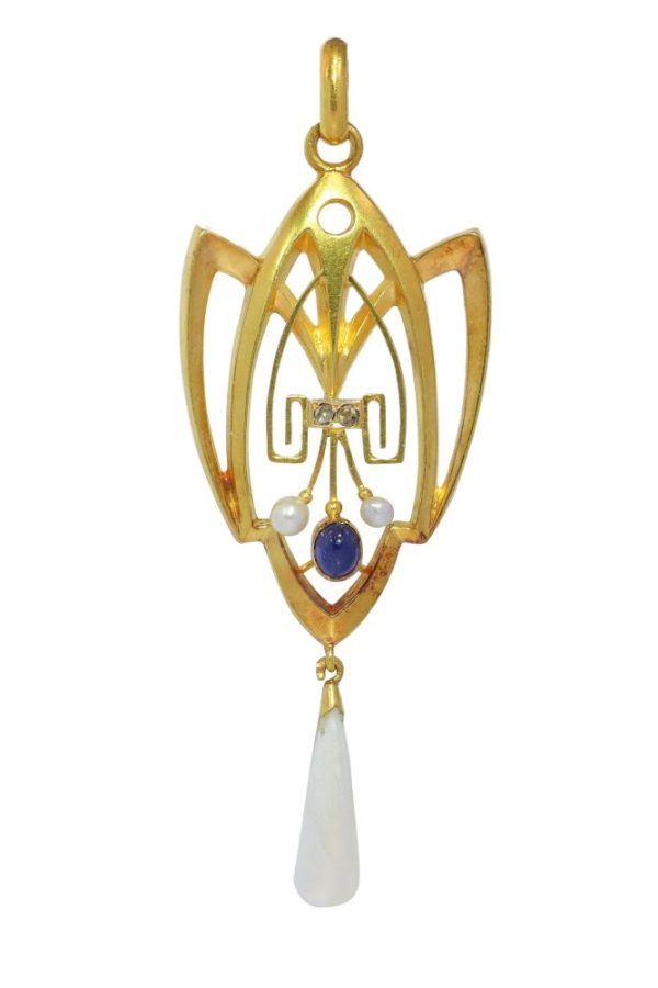 Art Nouveau pendant with diamonds, sapphire and pearls in gold.