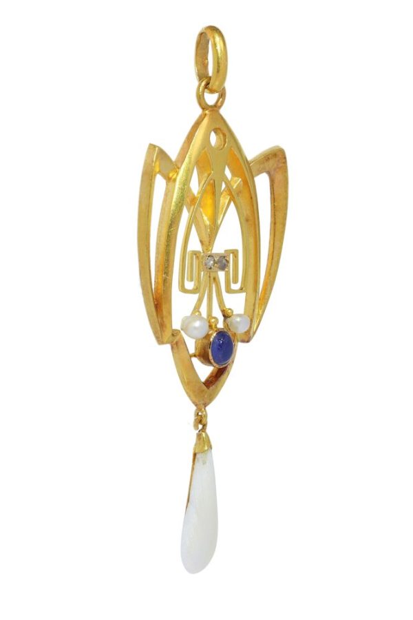 Art Nouveau pendant with diamonds, sapphire and pearls in gold.