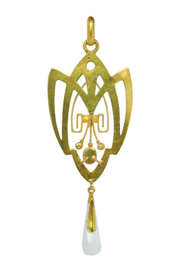 Art Nouveau pendant with diamonds, sapphire and pearls in gold.