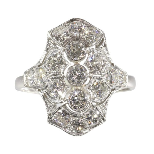 Diamond ring in platinum.