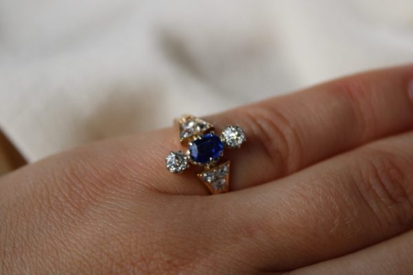 Antique Edwardian 18ct yellow gold and platinum sapphire and diamond ring