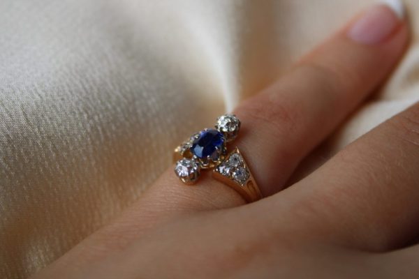 Antique Edwardian 18ct yellow gold and platinum sapphire and diamond ring