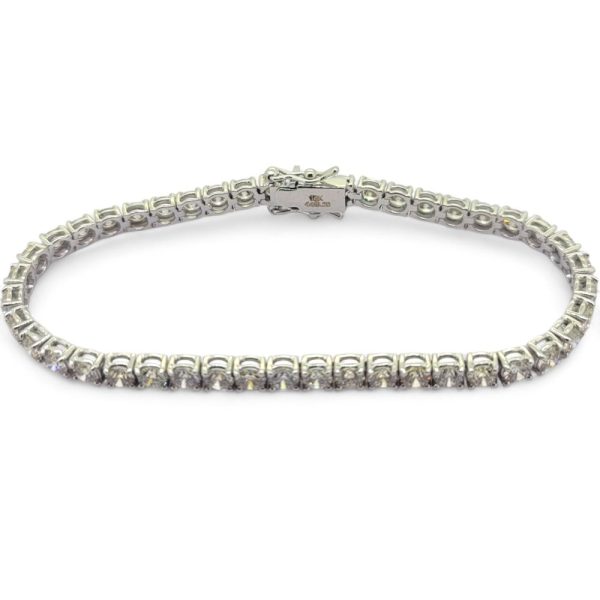 8.20ct Diamond Line Tennis Bracelet, 18ct white gold bracelet claw set with 44 round brilliant-cut diamonds totalling 8.20 carats