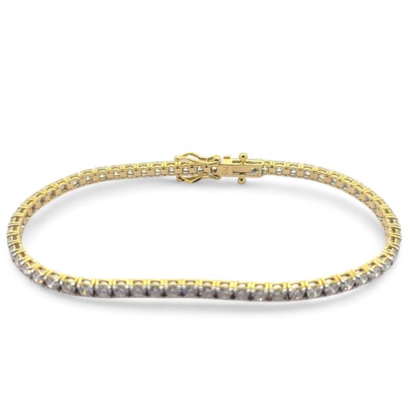 3.92ct Diamond Line Tennis Bracelet in Yellow Gold, 3.92 carats of round brilliant-cut diamonds claw set and mounted in 18ct yellow gold