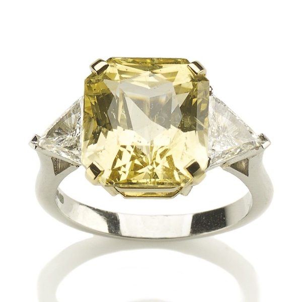 Sapphire and diamond ring in platinum and gold