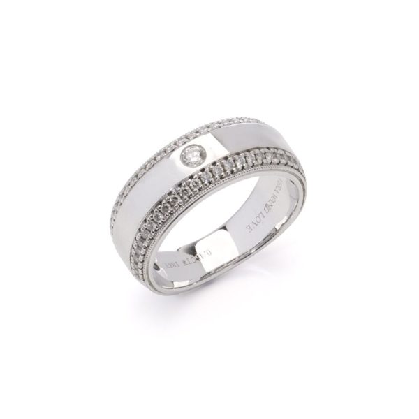 Vera Wang diamond ring in white gold.