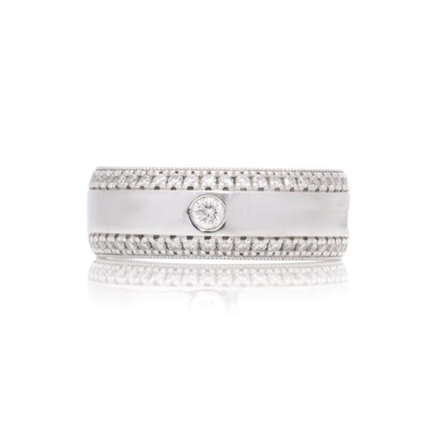 Vera Wang diamond ring in white gold.