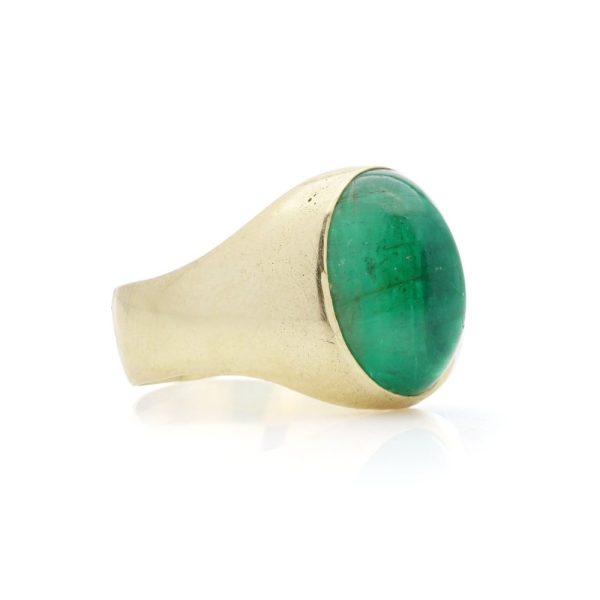 Vintage emerald dome ring in gold.