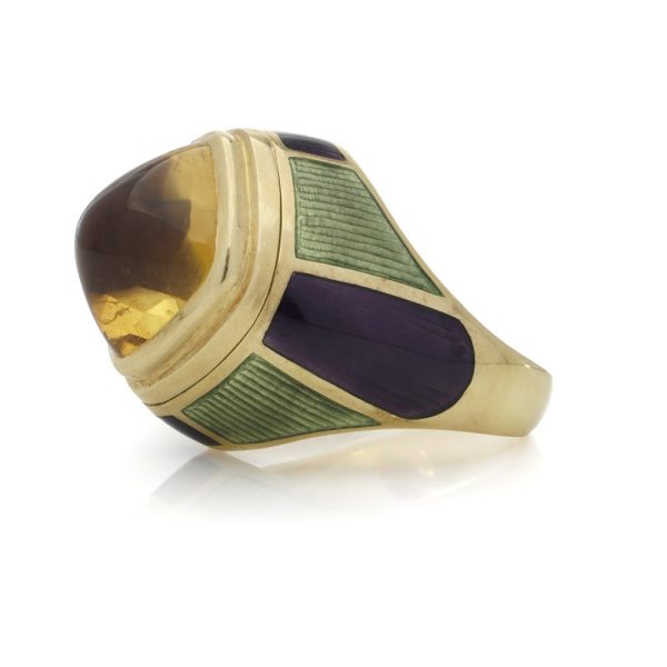 Citrine dome ring in gold.